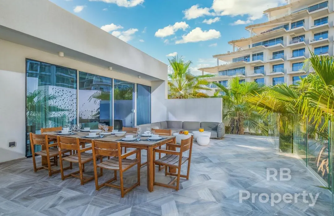 Five Palm Beach Villa -Private Pool & Roopftop Jacuzzi, 3-Level, By Exclusive Holiday Homes-1