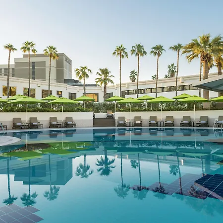 Le Meridien Dubai Hotel & Conference Centre-3
