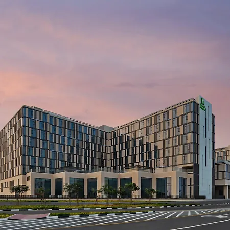 Holiday Inn Dubai Al-Maktoum Airport By Ihg-3