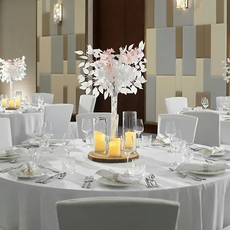 Holiday Inn Dubai Al-Maktoum Airport By Ihg-2