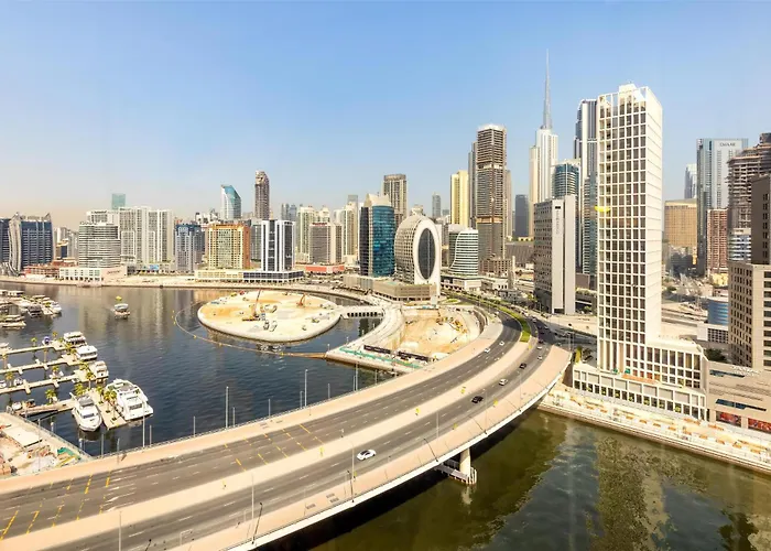 Dubai Spa HotelsRadisson Blu , Canal View