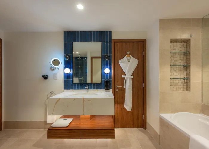 Ramada By Wyndham Downtown Dubai Aparthotel